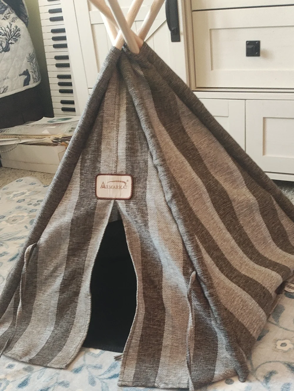 PETS: ARMARKAT CAT TEE-PEE BED